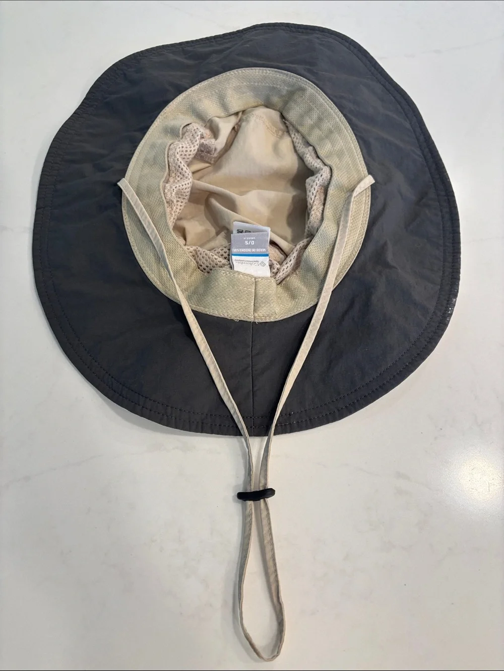 Columbia Tan/Beige Sun Hat with Chin Strap